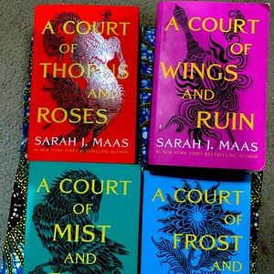 A Court of Thorns and Roses books, Sarah J Maas